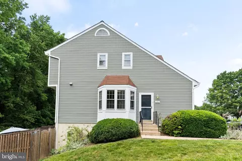 6360 Chimney Wood Ct, Alexandria, VA 22306