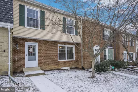 6357 Silver Ridge Cir, Alexandria, VA 22315