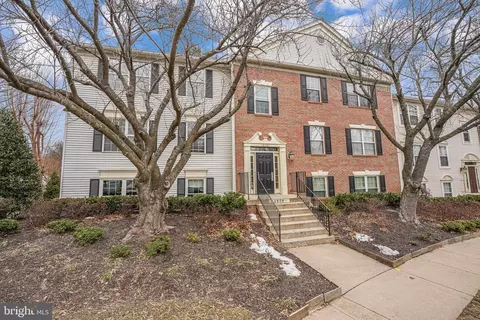 3808 Green Ridge Ct #302, Fairfax, VA 22033