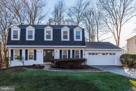 8469 Nicole Ct, Annandale, VA 22003