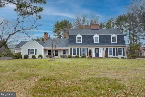 11218 Sweetwood Ln, Oakton, VA 22124