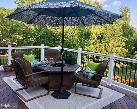 8527 Silverview Dr, Lorton, VA 22079 photo 3
