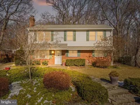 7108 Cynthia Ct, Annandale, VA 22003