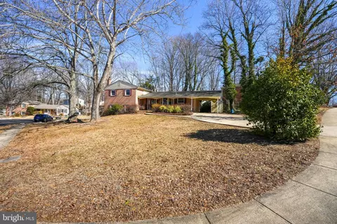 8812 Side Saddle Rd, Springfield, VA 22152 photo 2