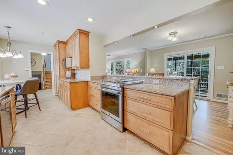 8812 Side Saddle Rd, Springfield, VA 22152 photo 15