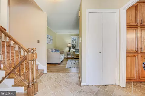 8812 Side Saddle Rd, Springfield, VA 22152 photo 5