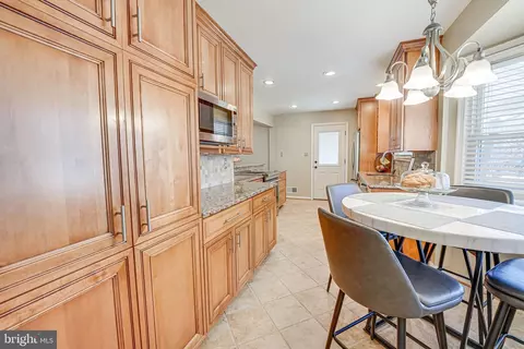 8812 Side Saddle Rd, Springfield, VA 22152 photo 17