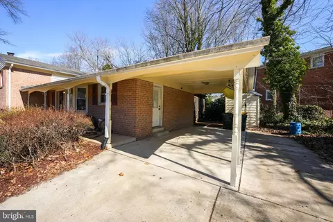 8812 Side Saddle Rd, Springfield, VA 22152 photo 4