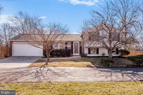 13012 New Austin Ct, Herndon, VA 20171