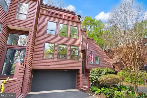 2013 Turtle Pond Dr, Reston, VA 20191 photo 2