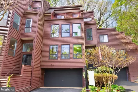 2013 Turtle Pond Dr, Reston, VA 20191 photo 4