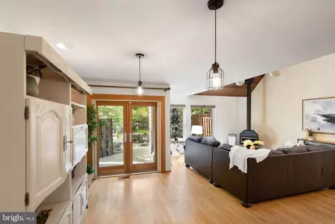2013 Turtle Pond Dr, Reston, VA 20191 photo 9
