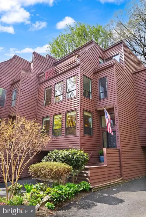 2013 Turtle Pond Dr, Reston, VA 20191 photo 5