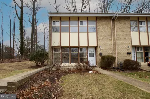 4463 Forest Gln, Annandale, VA 22003