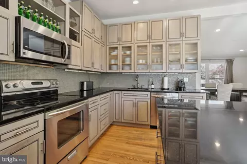 6707 Old Chesterbrook Rd, Mclean, VA 22101 photo 13