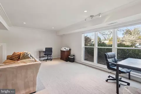 6707 Old Chesterbrook Rd, Mclean, VA 22101 photo 5