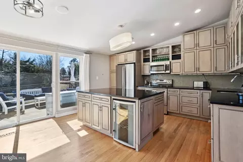 6707 Old Chesterbrook Rd, Mclean, VA 22101 photo 14