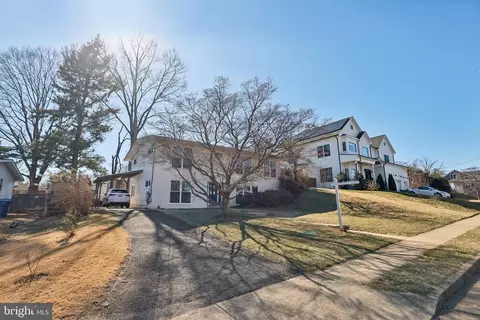 6707 Old Chesterbrook Rd, Mclean, VA 22101 photo 3