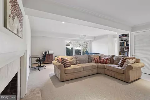 6707 Old Chesterbrook Rd, Mclean, VA 22101 photo 8