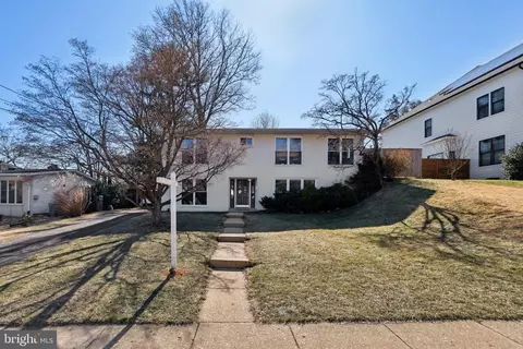6707 Old Chesterbrook Rd, Mclean, VA 22101