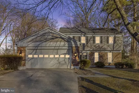 9354 Tovito Dr, Fairfax, VA 22031