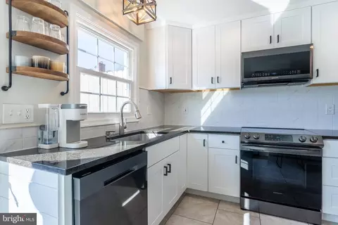 8307 Forrester Blvd, Springfield, VA 22152 photo 16