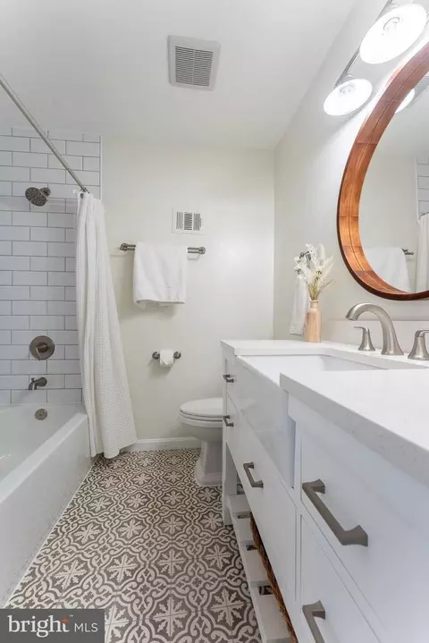 8307 Forrester Blvd, Springfield, VA 22152 photo 5