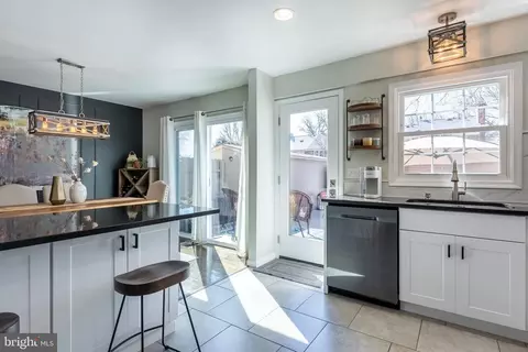 8307 Forrester Blvd, Springfield, VA 22152 photo 17