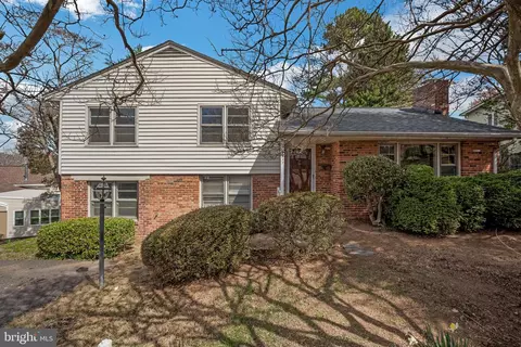 5911 Otley Dr, Alexandria, VA 22310