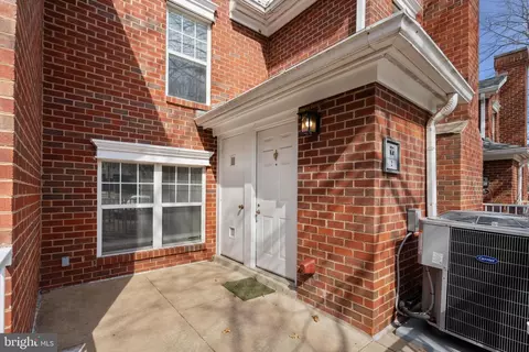 Exterior - 1625 International Dr #TH-2, Mclean, VA 22102 photo 2 of 4