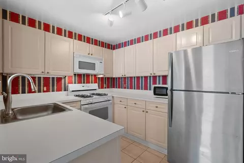 Kitchen - 1625 International Dr #TH-2, Mclean, VA 22102 photo 1 of 3