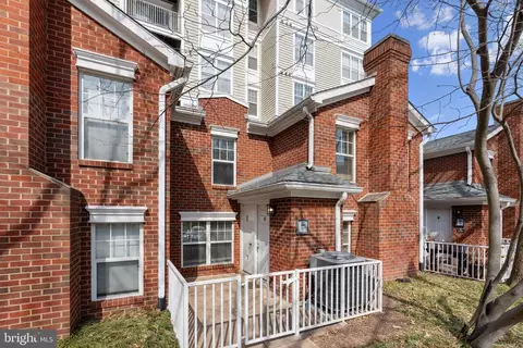 1625 International Dr #TH-2, Mclean, VA 22102