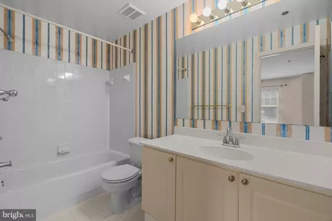 Bath - 1625 International Dr #TH-2, Mclean, VA 22102 photo 2 of 3