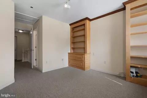 Living - 1625 International Dr #TH-2, Mclean, VA 22102 photo 6 of 6