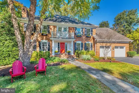 1522 Forest Ln, Mclean, VA 22101