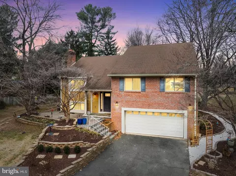 1952 Weybridge Ln, Reston, VA 20191 photo 41