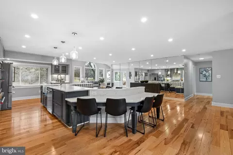 1952 Weybridge Ln, Reston, VA 20191 photo 7