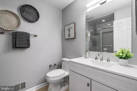 1952 Weybridge Ln, Reston, VA 20191 photo 19