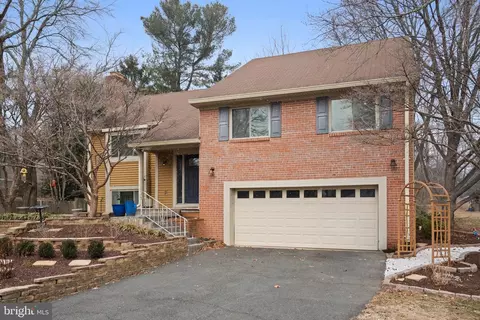 1952 Weybridge Ln, Reston, VA 20191 photo 40