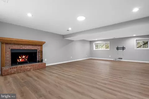 1952 Weybridge Ln, Reston, VA 20191 photo 29