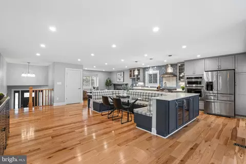 1952 Weybridge Ln, Reston, VA 20191 photo 8