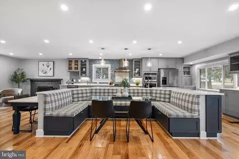 1952 Weybridge Ln, Reston, VA 20191 photo 9