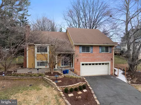 1952 Weybridge Ln, Reston, VA 20191 photo 39