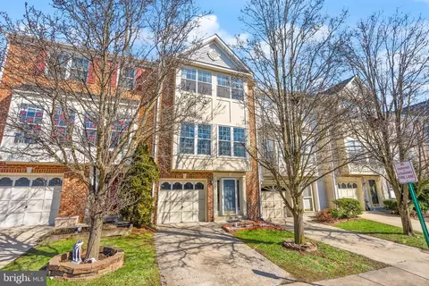 2481 Wheat Meadow Cir, Herndon, VA 20171