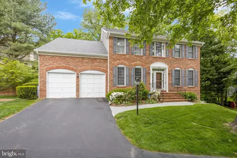 5308 Esabella Ct, Fairfax, VA 22032