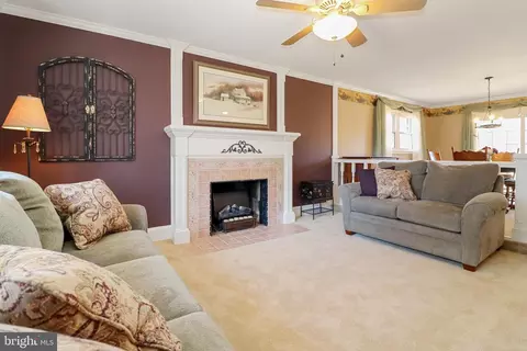 5513 Sedgwick Ln, Springfield, VA 22151 photo 4