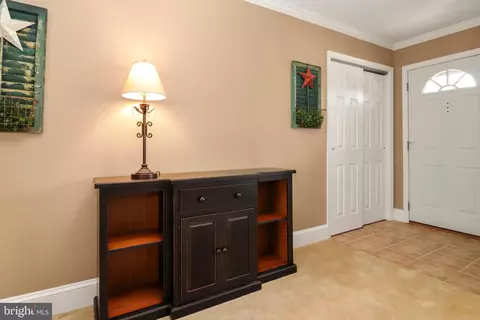 5513 Sedgwick Ln, Springfield, VA 22151 photo 2