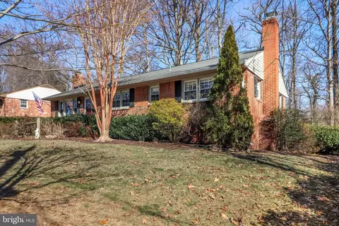 5513 Sedgwick Ln, Springfield, VA 22151