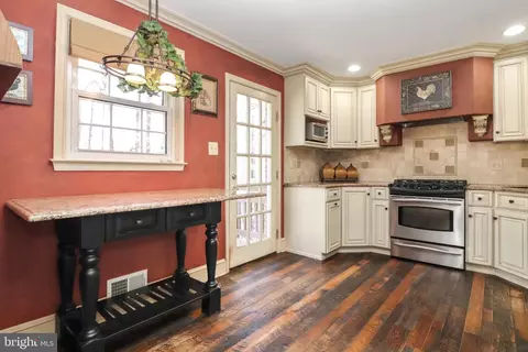 5513 Sedgwick Ln, Springfield, VA 22151 photo 8