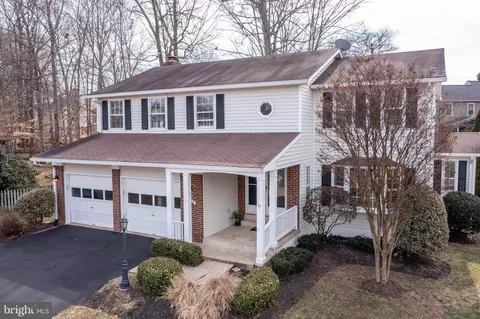6108 Mountain Springs Ln, Clifton, VA 20124